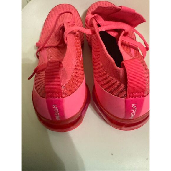Nike Air Womens Vapormax 3.0 Flyknit Trainers Athletic Sneakers Pink Sz 8.5 NWOT - Picture 5 of 9